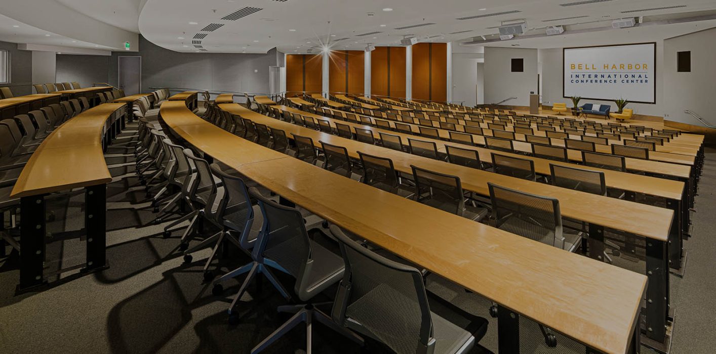 mast-Bay-Auditorium-with-Stage